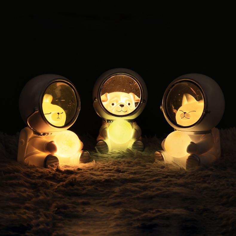 Astronaut Pet Lamp - Sparkly Trees